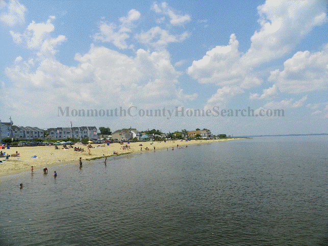 Beautiful beach right across the street with gorgeous views of NYC!