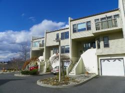 Oceanport Rental, Room for rent in beautiful Oceanport, NJ $850/MonthEnjoy Beautiful water views from your own private room which includes a queen sized bed with full private bath. DirectTV, DSL included. Kitchen & Laundry privileges.